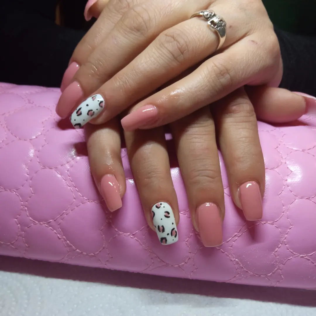 Stylizacja paznokci Bytom - Manicure Hybrydowy